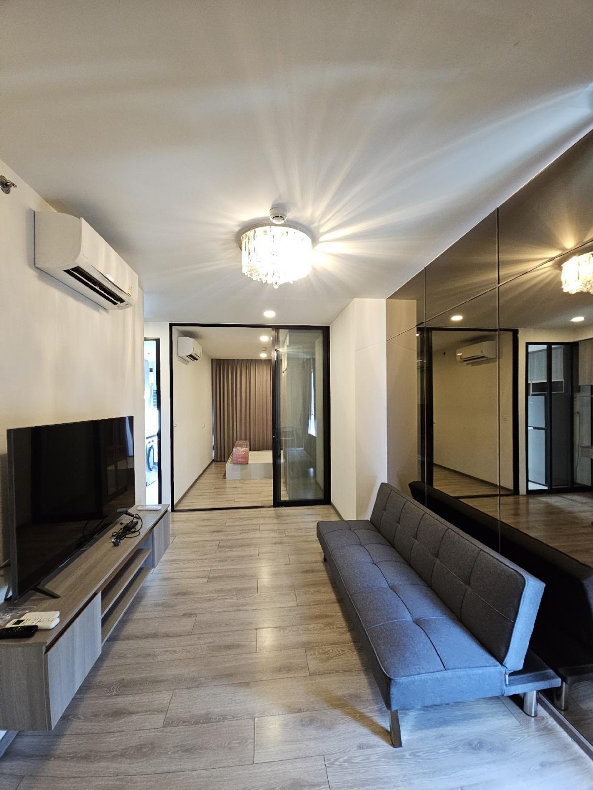 For SaleCondoBangna, Bearing, Lasalle : Condo for sale Knightsbridge collage sukhimvit 107, 35 sq m room, corner room, only one room per floor, contact line id: veerazeguet