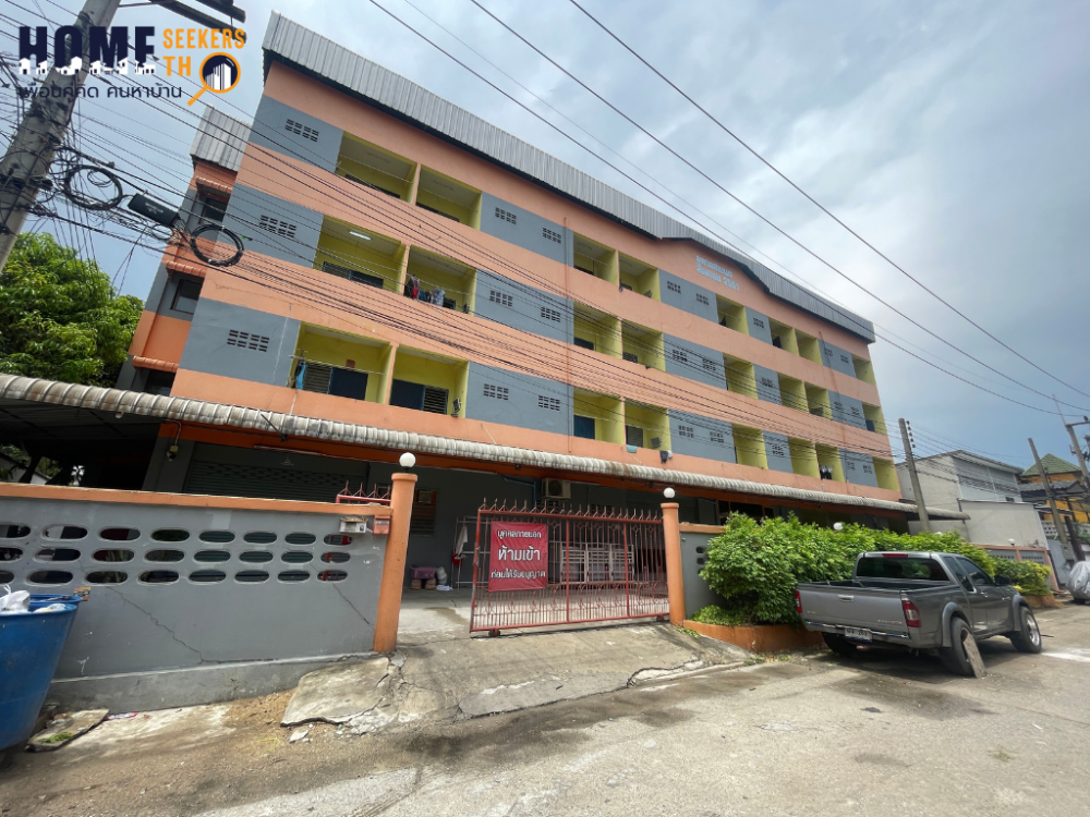 For SaleBusinesses for saleMahachai Samut Sakhon : For sale: Dormitory, 59 rooms, 4 floors, Sai 4-Phutthasakorn, Soi Nawathong 27, ready to do business, complete documents, price 16 million, size 220 sq m.