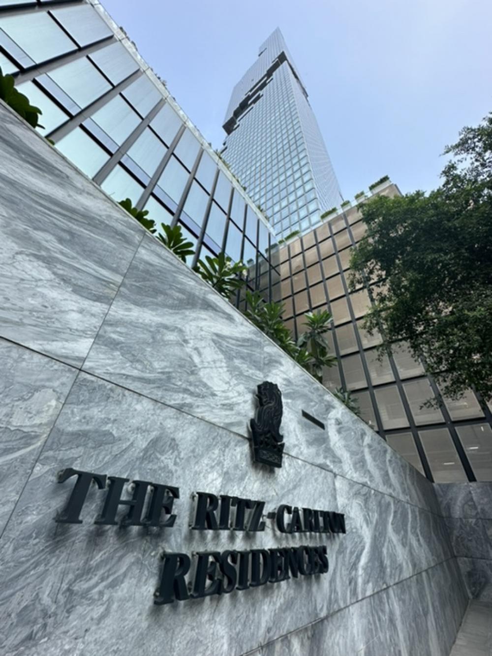 ขายคอนโดสาทร นราธิวาส : ขาย The Ritz-Carlton Resident เนื้อที่ 408.75 ตารางเมตร สูง 3.40 เมตร