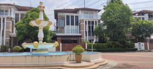 For SaleHouseSapankwai,Jatujak : 3-storey detached house for sale Kamphaeng Phet 2 Road, Chatuchak, near BTS Chatuchak station Area 104.5 sq m. Klang Krung The Niche Ratchavipha Village, Vibhavadi Road 17, parking for 4 cars, Bangkok, near Central Ladprao Near Chatuchak Park, near the tr