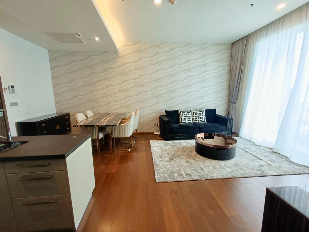 For SaleCondoSukhumvit, Asoke, Thonglor : The hottest deal!!!! Quattro By Sansiri, very high floor, sell 16MB, transfer 50/50, very good price!!!