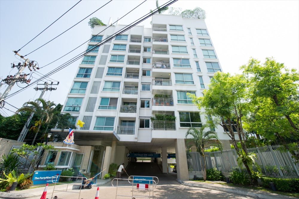 For SaleCondoSukhumvit, Asoke, Thonglor : ✨Just 86K/Sqm✨For Sale Condo The 49 Plus 2, 2B2B, 80 sq.m. Corner unit, private layout, nice view. Near BTS Thonglor