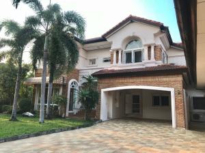 For RentHouseSamut Prakan,Samrong : House for rent, Laddawan Srinakarin, 2 floors, 225 square wa, 380 sq m, 4 bedrooms, 4 bathrooms, 2 maids, 4 parking spaces, beautifully decorated, fully furnished, rent 79,000 baht per month on Srinakarin Road.
