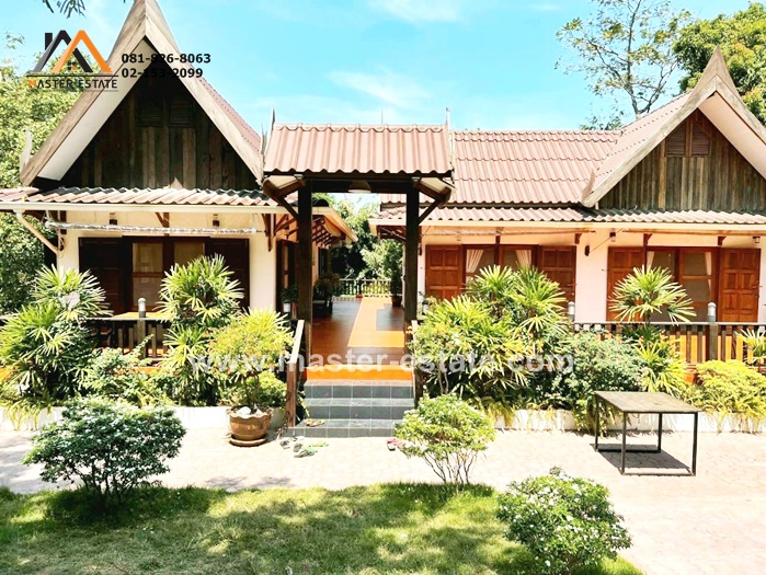 For SaleLandRanong : Land with a one-story Thai-style house, area 1 rai, forest garden view, surrounded by nature, beautiful, peaceful, shady, Koh Phayam Subdistrict, Ranong Province.