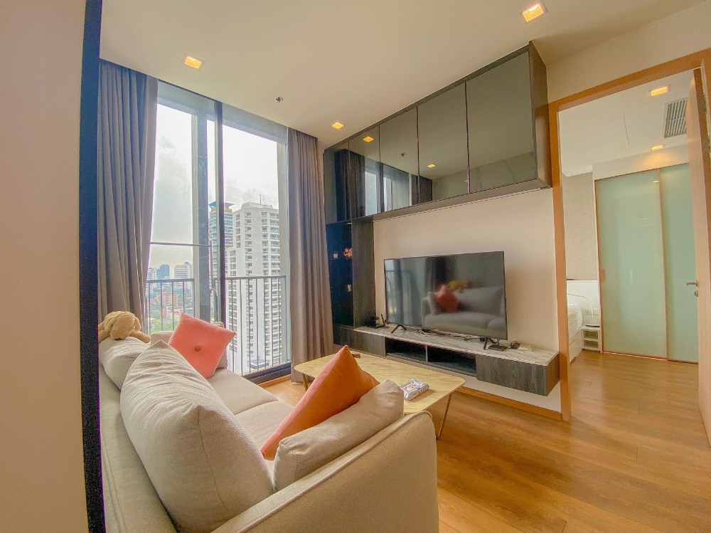 For RentCondoSukhumvit, Asoke, Thonglor : Noble BE Sukhumvit 33 Condo, 3 bedrooms, 3 bathrooms, fully furnished, ready to move in.