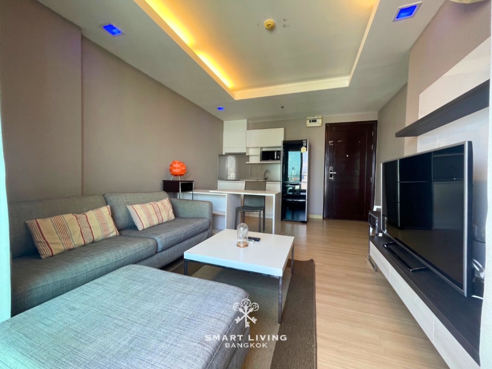 For SaleCondoRama9, Petchburi, RCA : Craft an ideal living experience in Thonglor within 2.99 MB* 38 sqm, complemented by a balcony offering breathtaking views and abundant natural light.