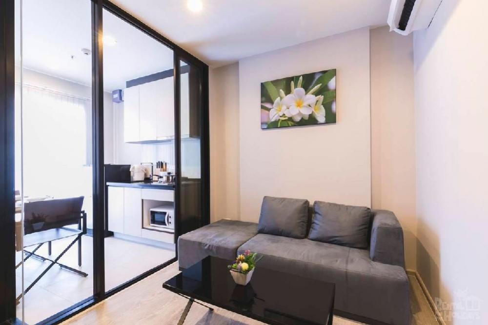 For SaleCondoPattaya, Bangsaen, Chonburi : Condo for sale, The Base Central Pattaya, the owner sells by himself, good room condition, 29 sq m.