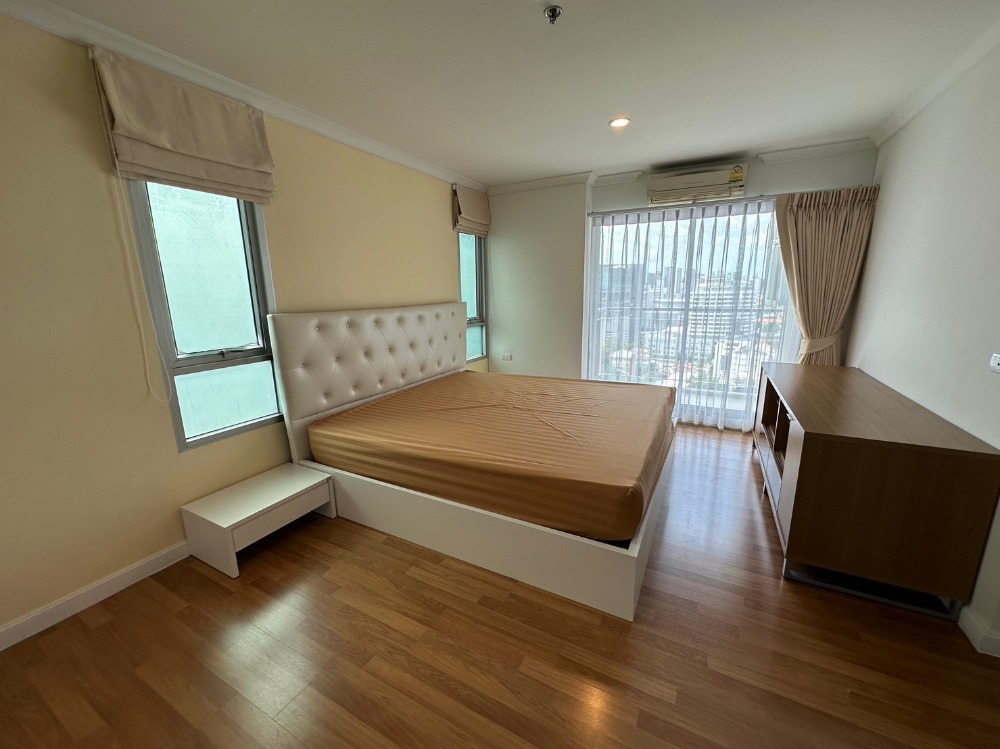 For RentCondoRama9, Petchburi, RCA : For rent ❗❗ Lumpini Place Rama 9-Ratchada Line ID: @greatpropertys (with @ too) For more information, add Line.