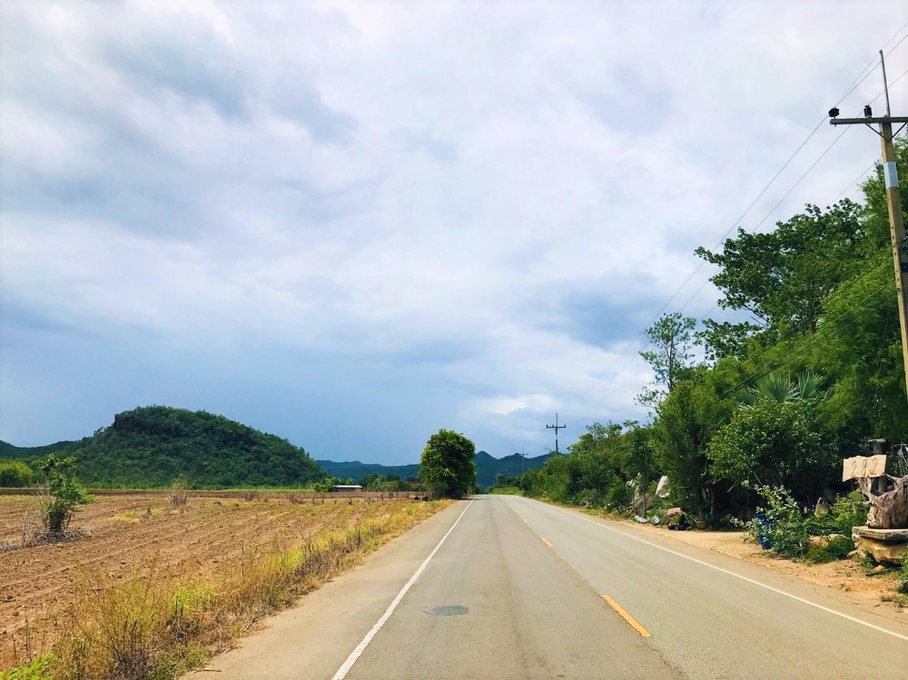 ขายที่ดินกาญจนบุรี : ขายที่ดินกาญจนบุรี ริมน้ำ 10 ไร่ 76 ตรว วิวภูเขา แปลงมุม หลังติดลำน้ำ  ตำบลวังด้ง อำเภอเมือง กาญจนบุรี ใกล้แหล่งท่องเที่ยว น้ำตกผาลาด