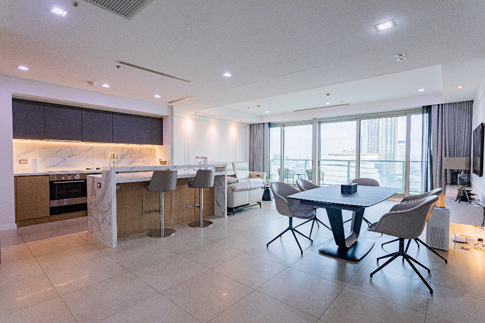 ให้เช่าคอนโดวงเวียนใหญ่ เจริญนคร : Luxury Furnished 1 Bed for Rent Facing IconSiam!