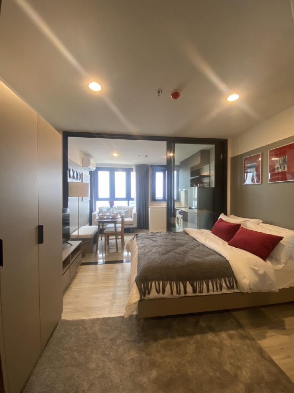 For RentCondoRatchadapisek, Huaikwang, Suttisan : ⭐️Ready to move in 18 Sep 67 ⭐️XT Huai Khwang Condo, 1 bedroom, new room, beautifully decorated, high floor