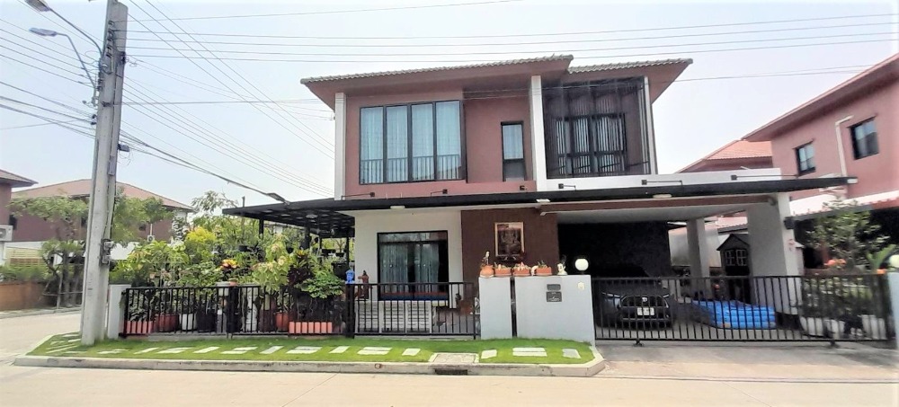 For SaleHouseMin Buri, Romklao : 2 storey detached house for sale, The Ricco Residence Village, Ring Road - Hathairat, area 58.9 sq m., 4 bedrooms, 3 bathrooms, add a kitchen at the back. With a garage roof, the best location near the expressway entrance and exit