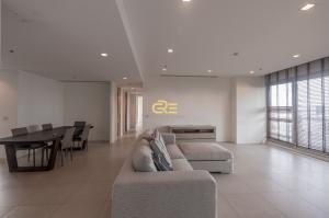 For SaleCondoWongwianyai, Charoennakor : Riverfront 3 Beds Condo for Sale!