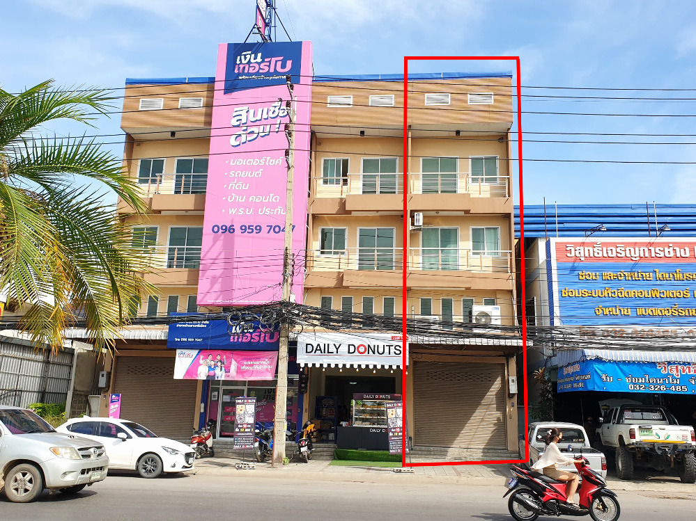 For SaleShophouseRatchaburi : #Very cheap!! Commercial buildings + large warehouses totaling 64 square wa. Ratchaburi (corner room in front of Sri Muang market)