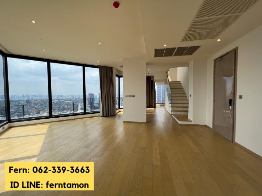 For SaleCondoRama9, Petchburi, RCA : Sell ​​Duplex Penthouse, size 170.62 sq m. Ashton Asoke-Rama 9, has a panoramic view. Make an appointment to visit the project 062-339-3663