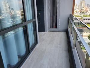 For SaleCondoSukhumvit, Asoke, Thonglor : The Room Sukhumvit 38 1 bedroon condo for sale with Tenant