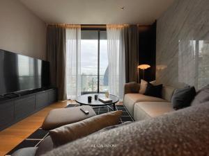 ให้เช่าคอนโดสุขุมวิท อโศก ทองหล่อ : Beautifully Furnished 1 Bed Condo for Rent!