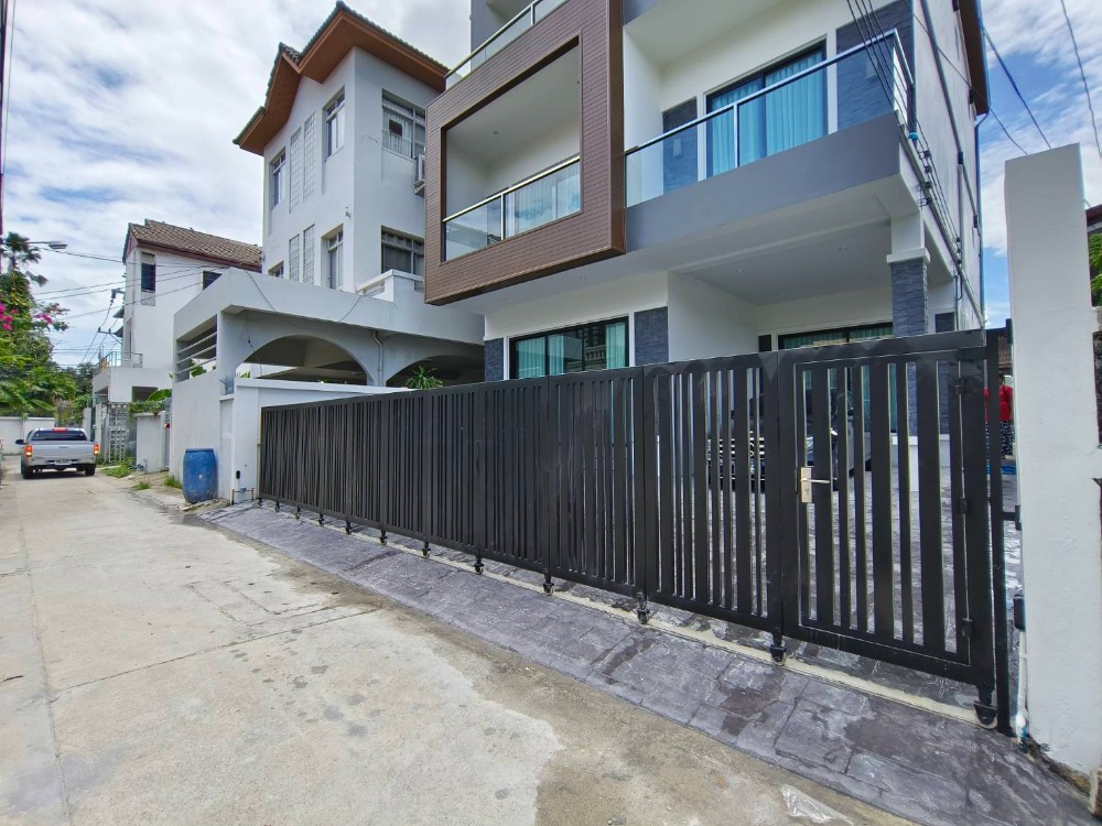 For SaleHouseSukhumvit, Asoke, Thonglor : Ready for sale, 3 storey detached house for sale, Sukhumvit 65, about 500 meters from Sukhumvit Road