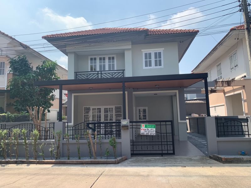 For SaleHouseNawamin, Ramindra : Cheap sale, 2 storey detached house, 53 square meters, near the garden, Burirom Village Ramintra-Safari Soi Leab Klong Song 23, the house has 3 bedrooms, 2 bathrooms.