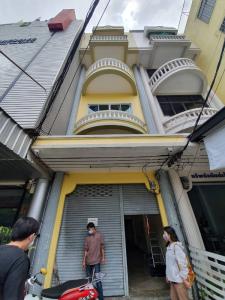 For RentShophouseOnnut, Udomsuk : Commercial building for rent - Commercial building, Sukhumvit 101, Punnawithi 33 (rent by owner)