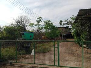 For SaleLandLampang : Land for sale in Na Kaew, Koh Kha, Lampang, next to Highway 1274, area 3 rai, cheap price, expanding the road (1.5 rai can be divided)