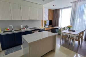 ให้เช่าคอนโดสุขุมวิท อโศก ทองหล่อ : Cozy 2 Beds Unit for Rent!