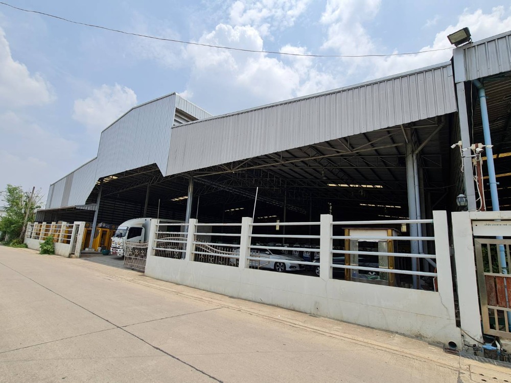 For SaleWarehouseNawamin, Ramindra : #Warehouse for sale, area 1 rai 50 sq m, usable area 1,830 sq m # Soi Chatuchot 4 # Tha Raeng Subdistrict # Bang Khen District # Bangkok, 600 meters from Chatuchot Road, very good location