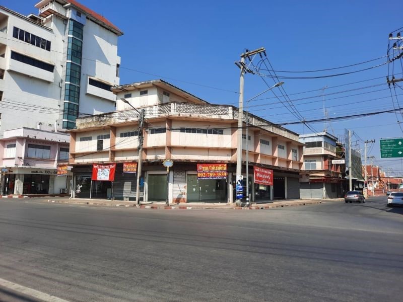 For SaleShophouseKamphaeng Phet : Selling and renting commercial buildings in Kamphaeng Phet Kamphaeng Phet Province Commercial Building