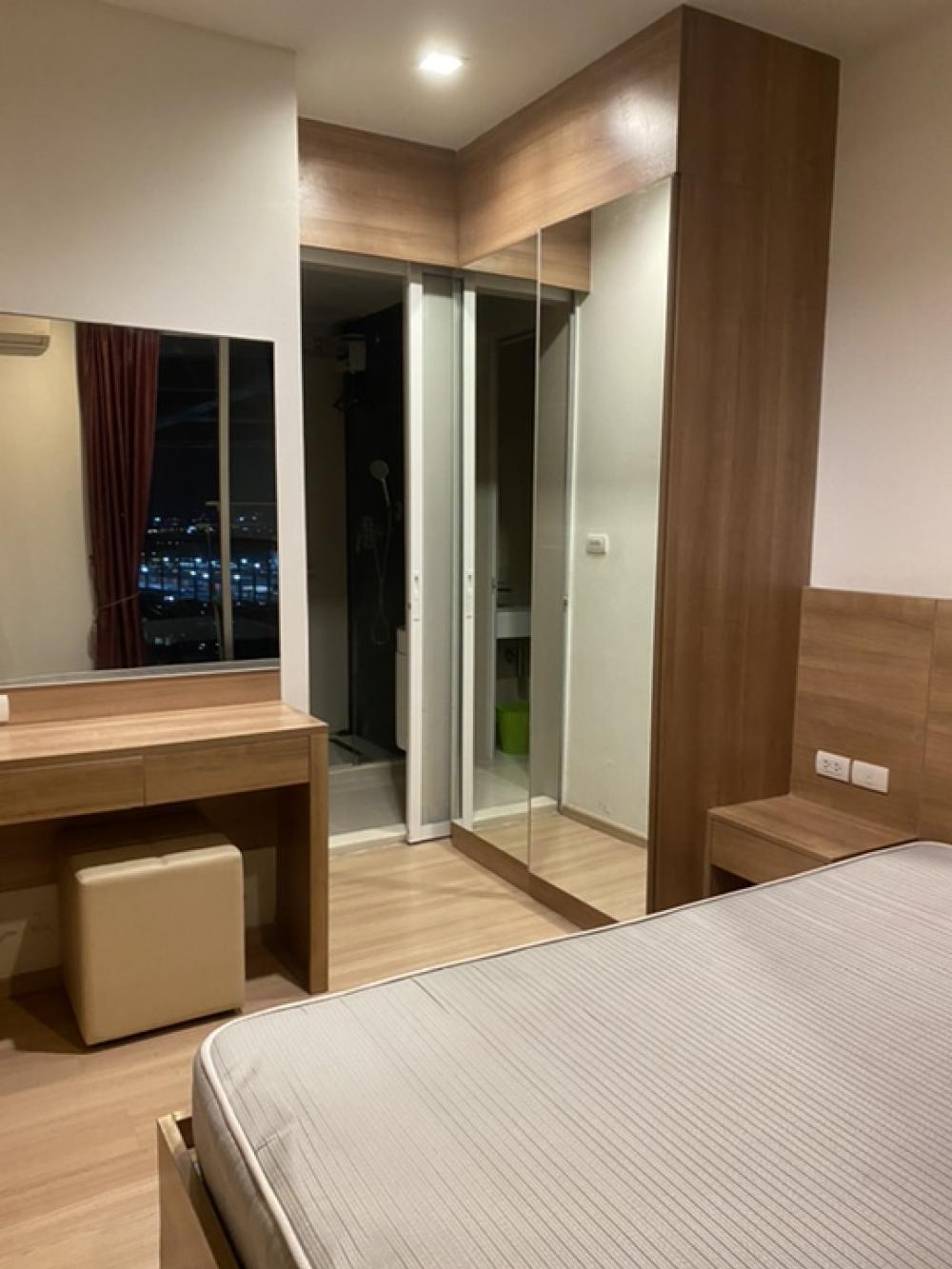 For RentCondoSapankwai,Jatujak : ❤️❤️Rent condo Rhythm Phahon-Ari, size 35.88 sq m, 30th floor, beautiful view, city view, available 31 Oct 67, rent only 15,500 baht, interested line/tel 0859114585 ❤️❤️❤️rhythm Phahon-Ari from AP located on Phahonyothin Road, Samsen Nai Subdistrict, Phay