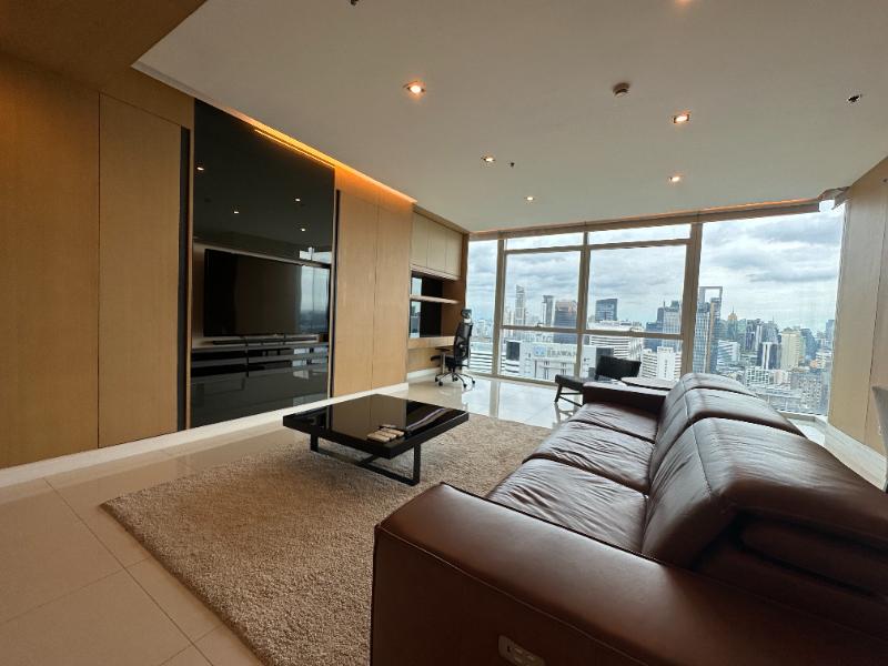 For RentCondoWitthayu, Chidlom, Langsuan, Ploenchit : For Rent Athenee Residence 3 Bedroom 4 Bathroom 197 sqm