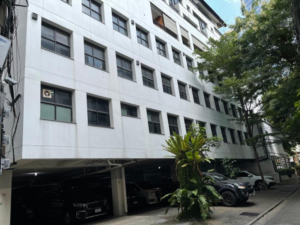 For SaleHome OfficeSathorn, Narathiwat : 400 square meters of land with buildings, 2 office buildings, 8 floors with elevators and 5 floors with parking.