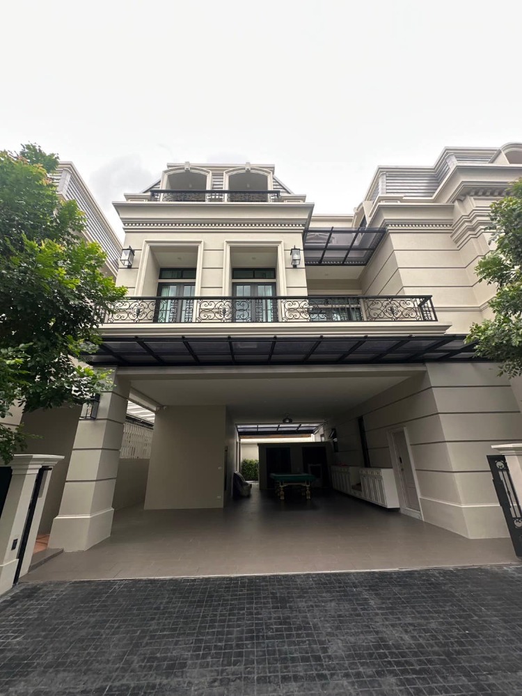 For RentHouseRama3 (Riverside),Satupadit : 3-story house for rent with furniture, The Welton Rama 3, close to King's College International School.