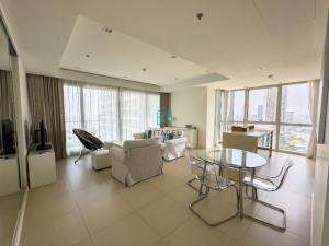 ให้เช่าคอนโดวงเวียนใหญ่ เจริญนคร : Fully Furnished, Cozy 2 Beds Condo for Rent!