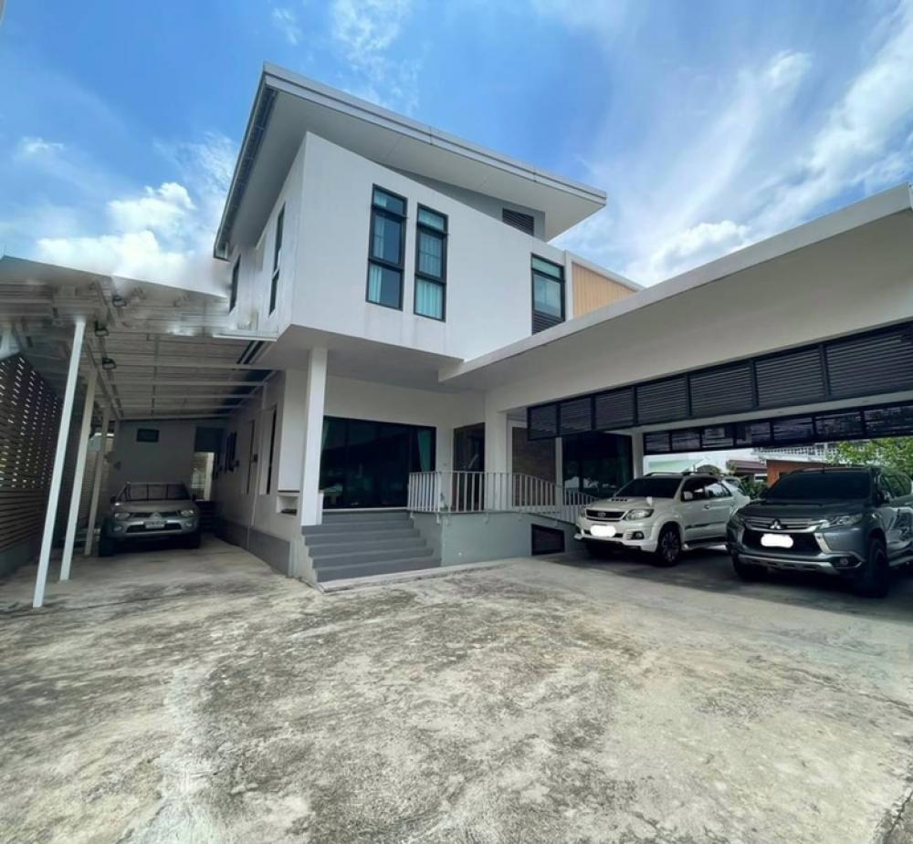 For SaleHouseAri,Anusaowaree : For sales house located BTS Ari 150sqw. 350sqm. 4 beds 5 baths 9 parking cars, nice decoded, good condition