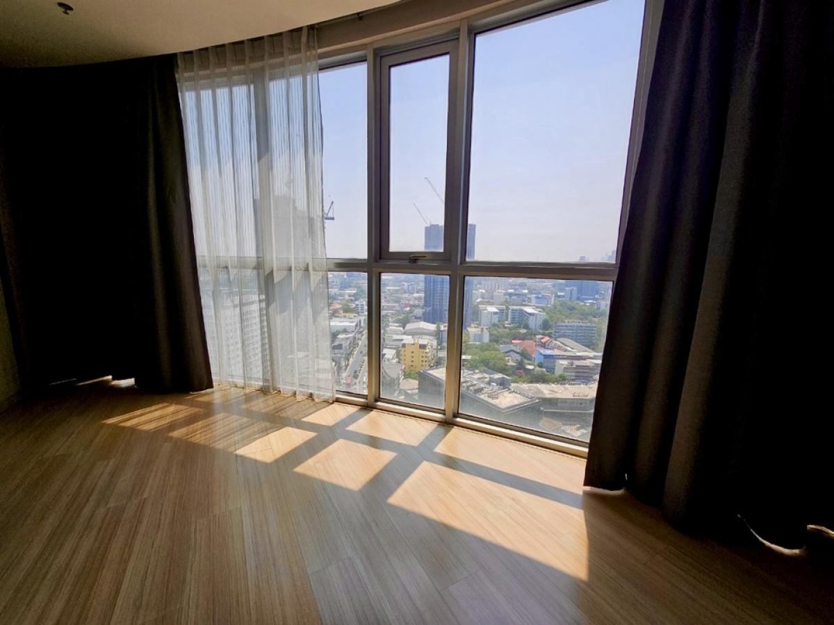 For RentCondoOnnut, Udomsuk : Rent 1Bed 51.82 sqm at Sky Walk Residences  Great location Just 3mins walk from BTS Phra Khanong station