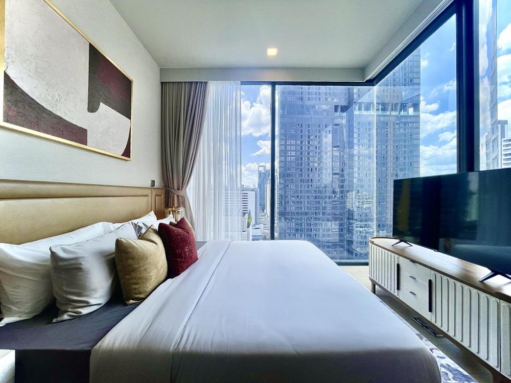 For RentCondoSukhumvit, Asoke, Thonglor : 2 new Luxury decoration, high floor, beautiful view, Asoke location, near MRT and BTS.