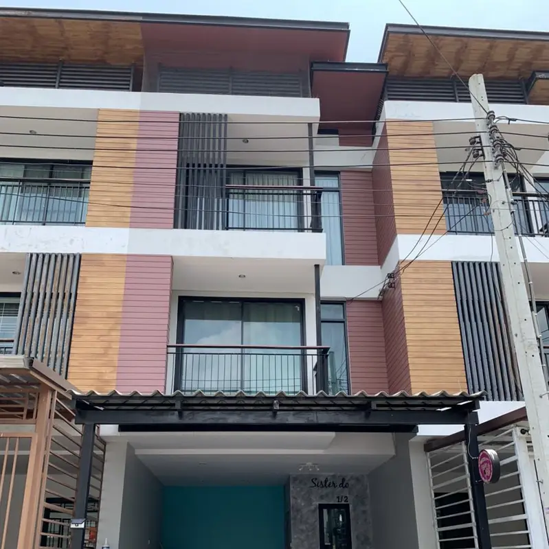 For SaleTownhousePattanakan, Srinakarin : Townhouse for sale Phatthanakan 67 Intersection 10 Prawet Phasuk Santi Village