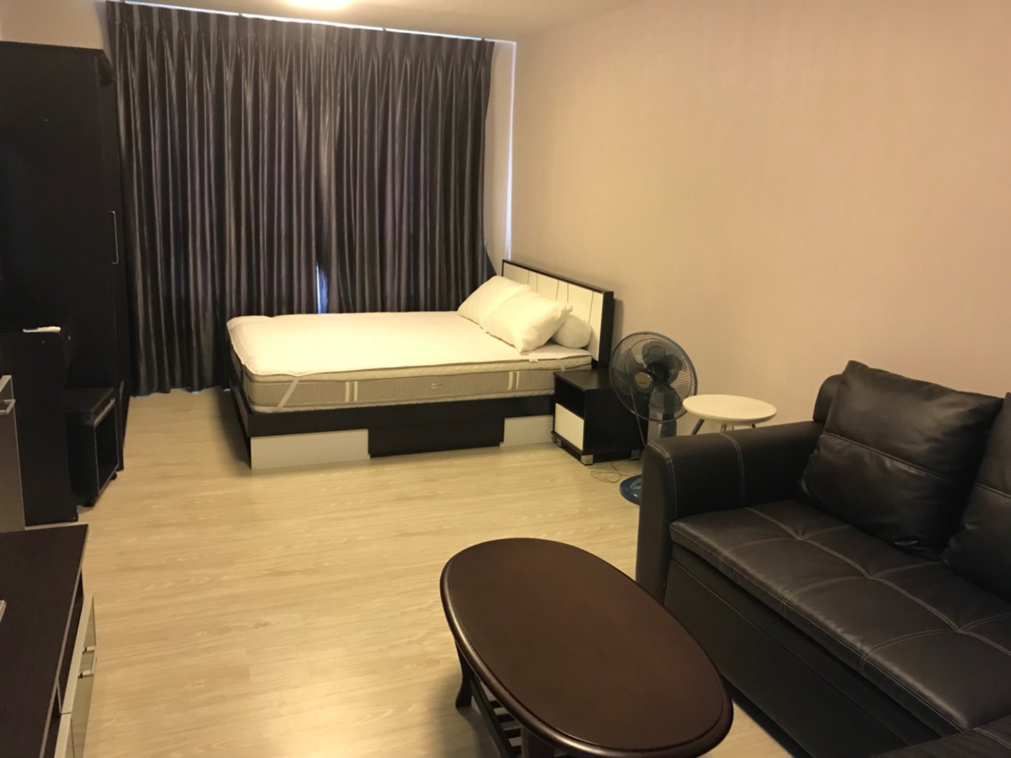 For SaleCondoThaphra, Talat Phlu, Wutthakat : The owner sells it himself, Aspire Sathorn, Brick Zone, 1 bedroom, high floor, corner room, Fully Furnished with tenants, a great investment, only 1.69 million, plus free transfer of everything...!!!