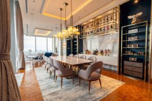 ขายคอนโดสาทร นราธิวาส : Top Floor, Luxury Unit for Sale!