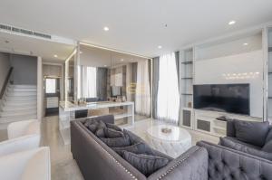 For RentCondoWitthayu, Chidlom, Langsuan, Ploenchit : Luxury Furnished, High Floor 3 Beds Duplex for Rent!