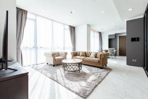 For SaleCondoSukhumvit, Asoke, Thonglor : Fully Furnished 2 Beds Condo for Sale!