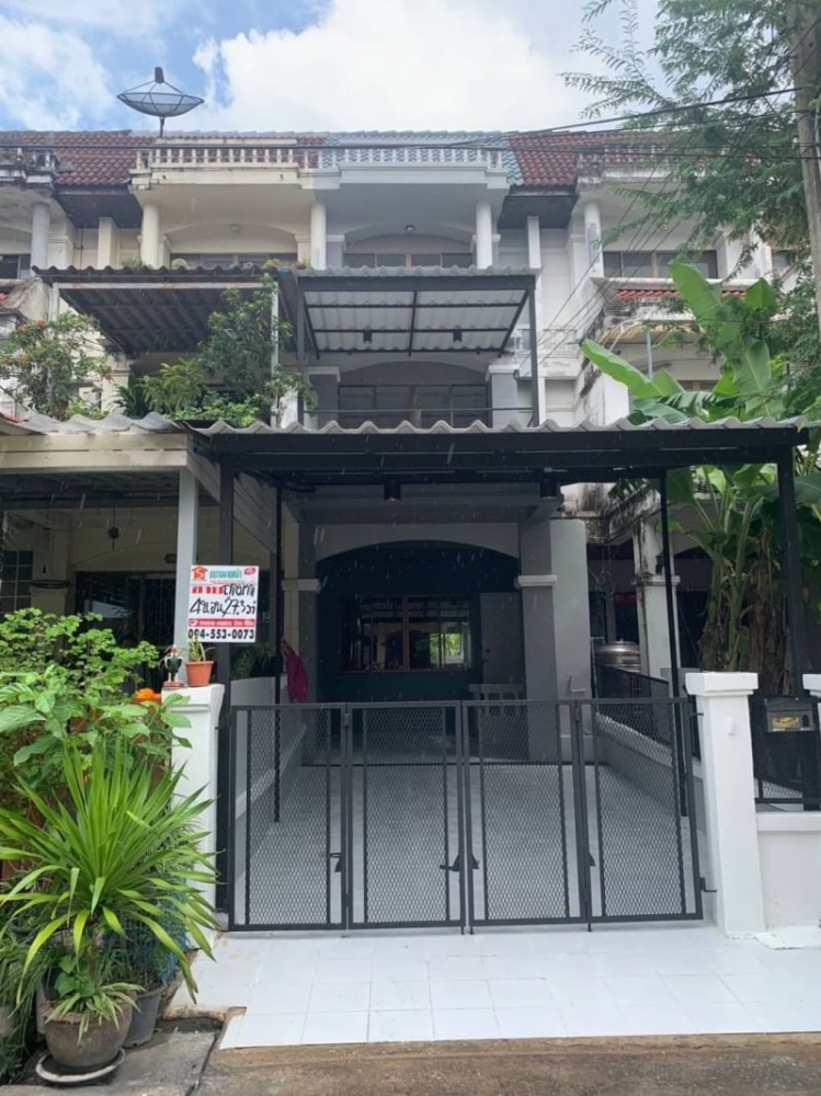 For SaleTownhouseNawamin, Ramindra : Sale: 2-storey townhouse, 18 sq m., Sena Villa Village 2, Khubon Road 27 intersection 52, Bang Khen District, 3 bedrooms, 2 bathrooms