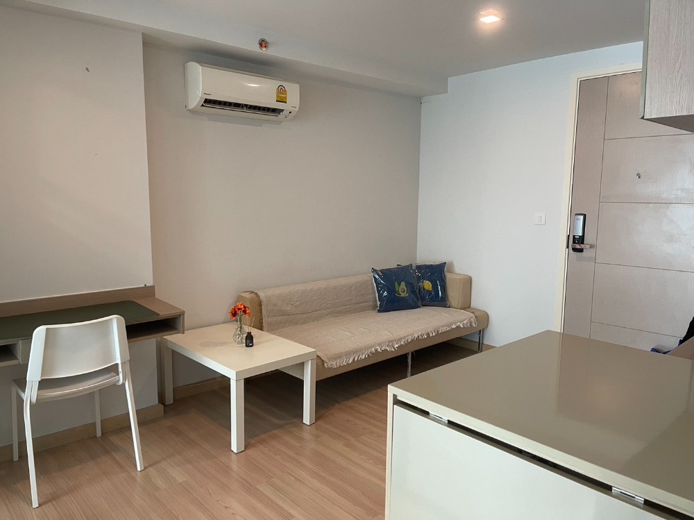 For RentCondoVipawadee, Don Mueang, Lak Si : For rent: Knightsbridge Saphanmai, next to Sai Yud BTS station, 0 steps, 1 Bedroom Plus room (34.5 sq m.): 1 bedroom, 1 multipurpose room and 1 bathroom, has a balcony, 10th floor, good view.