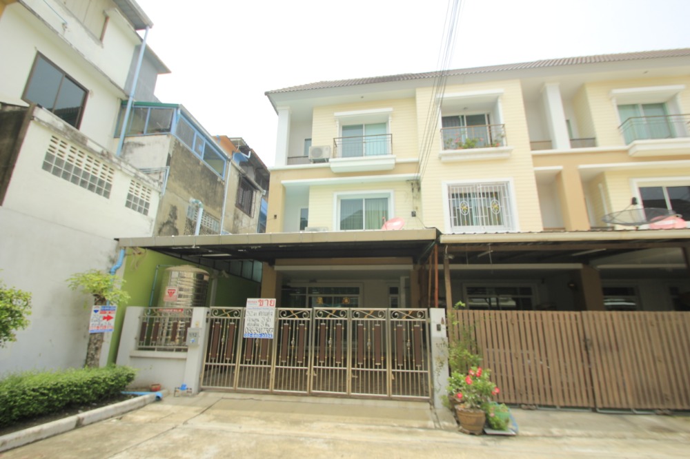 For SaleTownhouseRama3 (Riverside),Satupadit : Townhome Rama 3 Sathu Pradit 20 Grandity 2 behind the edge of 3 floors, the house is ready. Decorated to fill the space of 32 square meters, a wide house near Central Rama 3, Terminal 21, Sarasas Ektra.