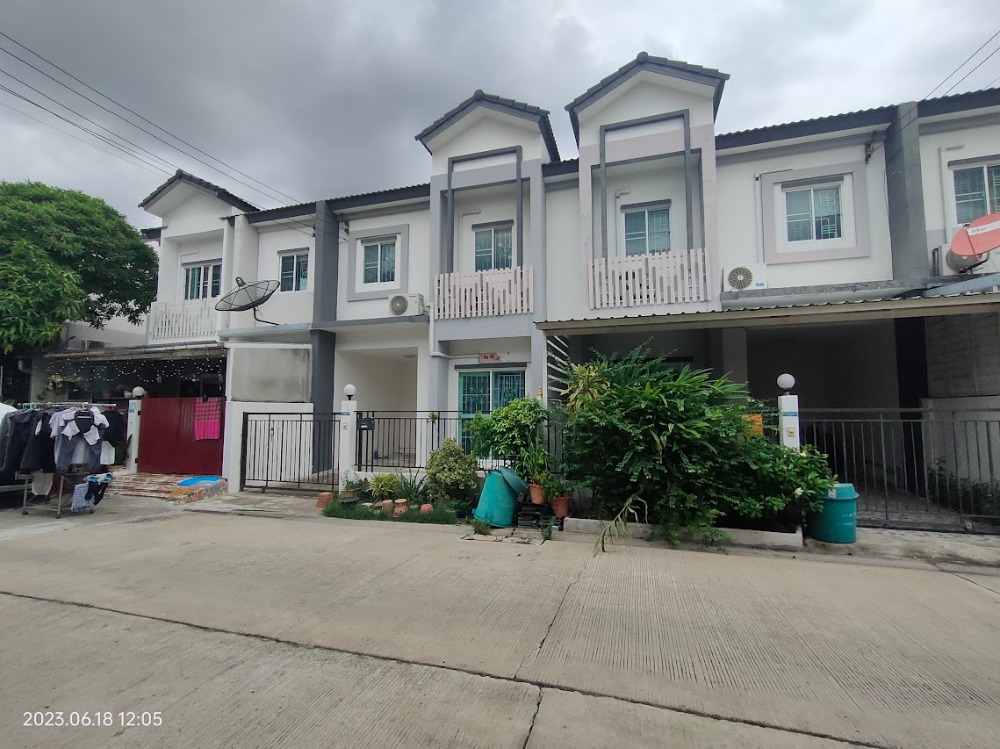 For RentHouseVipawadee, Don Mueang, Lak Si : Townhouse for rent lionov Don Mueang Chaengwattana Chang Akat Uthit near Don Mueang Airport