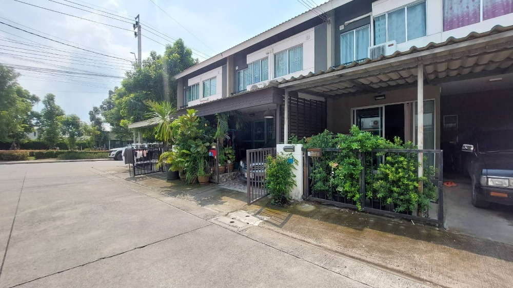 For SaleTownhouseMin Buri, Romklao : Urgent sale, Pruksa village house 130 Nong Chok Suwinthawong Yoo Wittaya Road 12 .N715