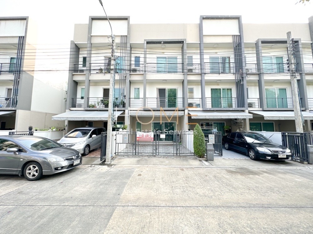 For SaleTownhouseOnnut, Udomsuk : Townhouse in On Nut area project, no more than 6 million ✨ Townhome, Baan Klang Muang Sukhumvit 77 / 3 bedrooms (FOR SALE), Baan Klang Muang Sukhumvit 77 / Townhome 3 Bedrooms (FOR SALE) HL1305