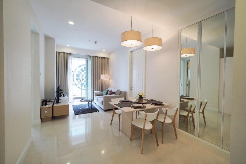 For RentCondoWitthayu, Chidlom, Langsuan, Ploenchit : For Sale Q Langsuan 2 Bed 70,000