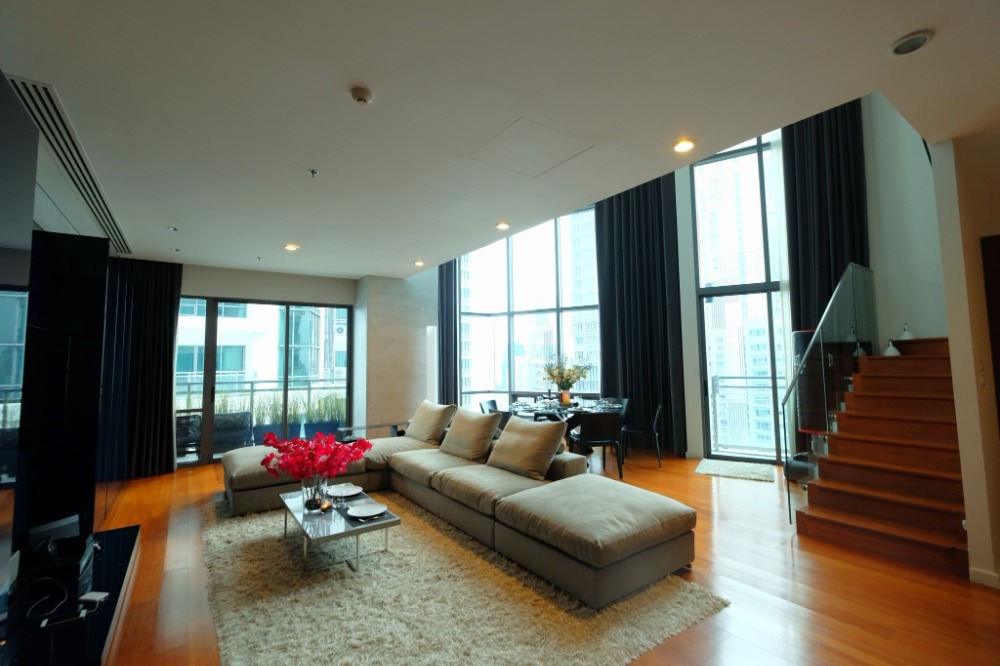 For SaleCondoSukhumvit, Asoke, Thonglor : 🔥Sale Bright Sukhumvit 24 3b3b, 17th floor, Luxury Duplex Condo ✨ Very beautiful room, fully furnished, ready to move in 🌃