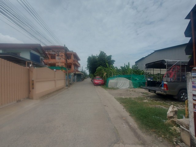 For SaleLandPathum Thani,Rangsit, Thammasat : Land for sale, filled with land, size 56 square wa, Lam Luk Ka Soi 3, Pathum Thani Province, convenient transportation, Jamon Village, Soi 27K. Cheap price.